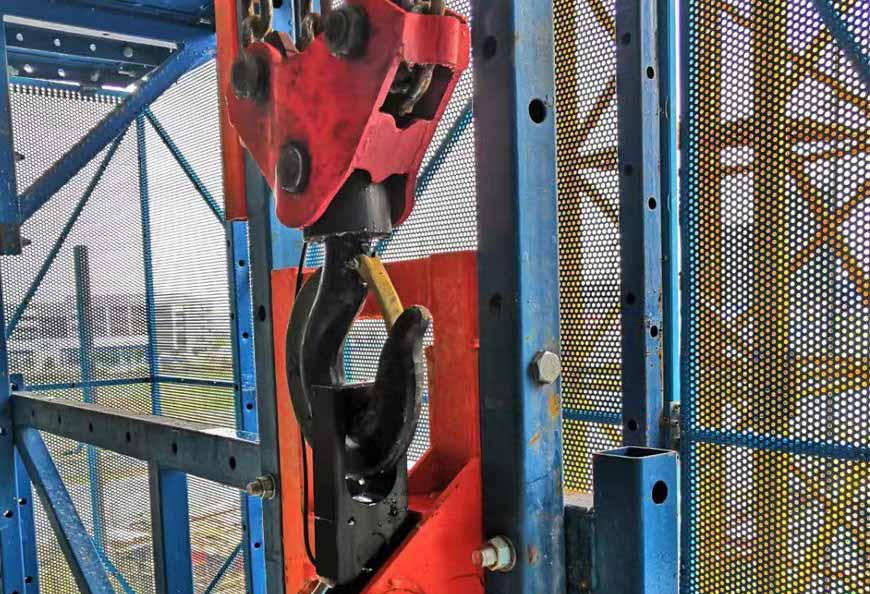 Automatic climbing via chain block and electrical hoist