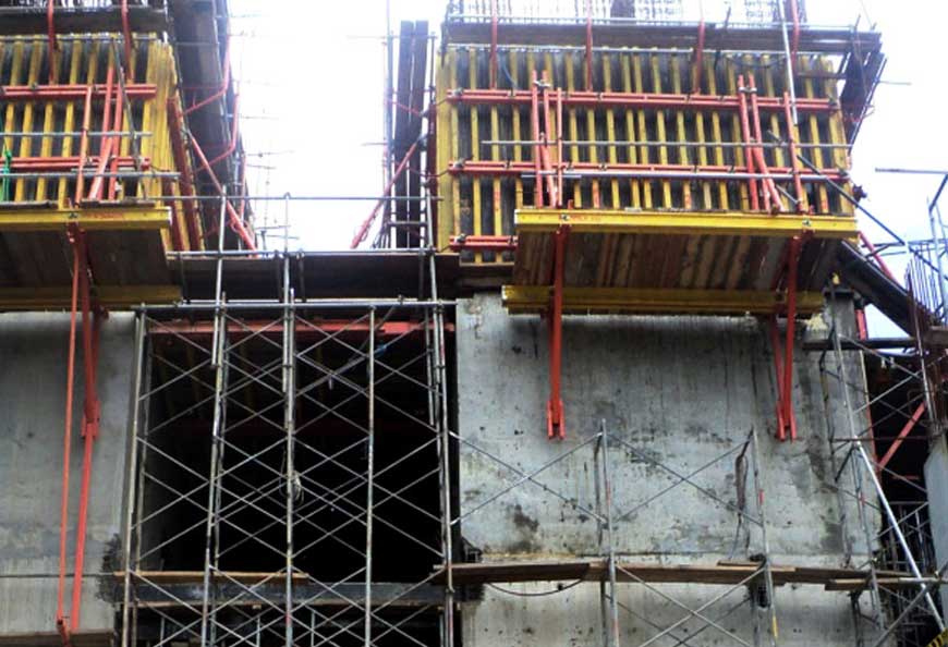 Shaft core of a commercial building using climbing formwork